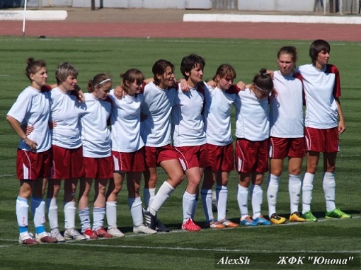 «Юнона» сложила чемпионские полномочия